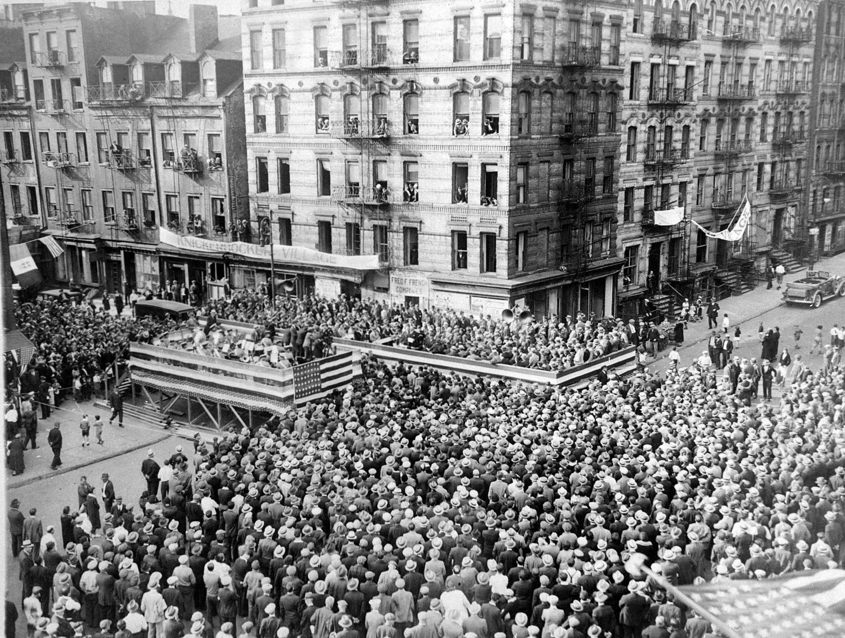 1933: Manhattan